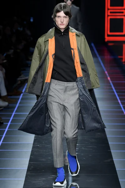 Look 13